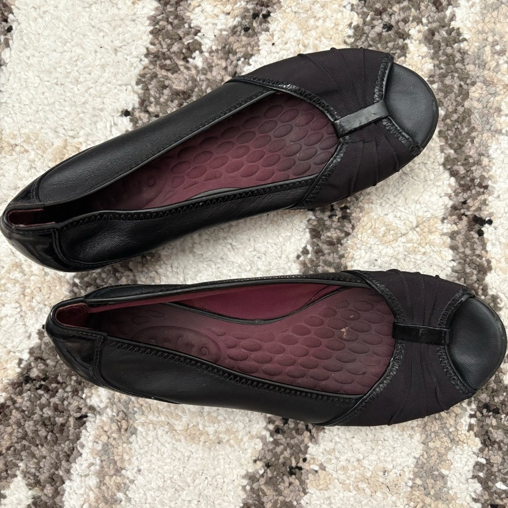 Privo Black Flats